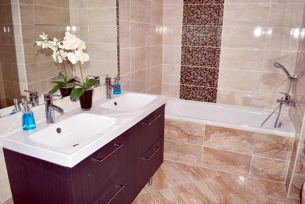 Riverside Ruterra Apartment Прага Чехия