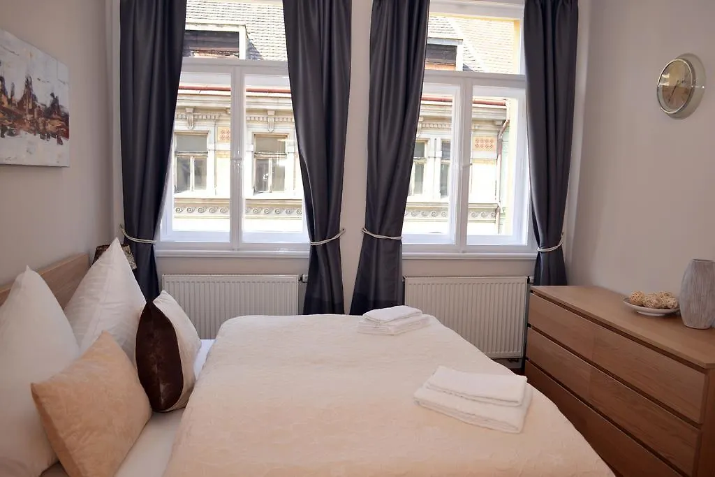 Riverside Ruterra Apartment Τσεχία