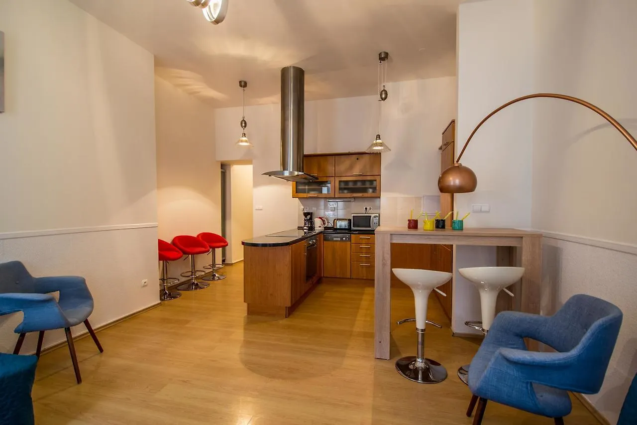 Riverside Ruterra Apartment